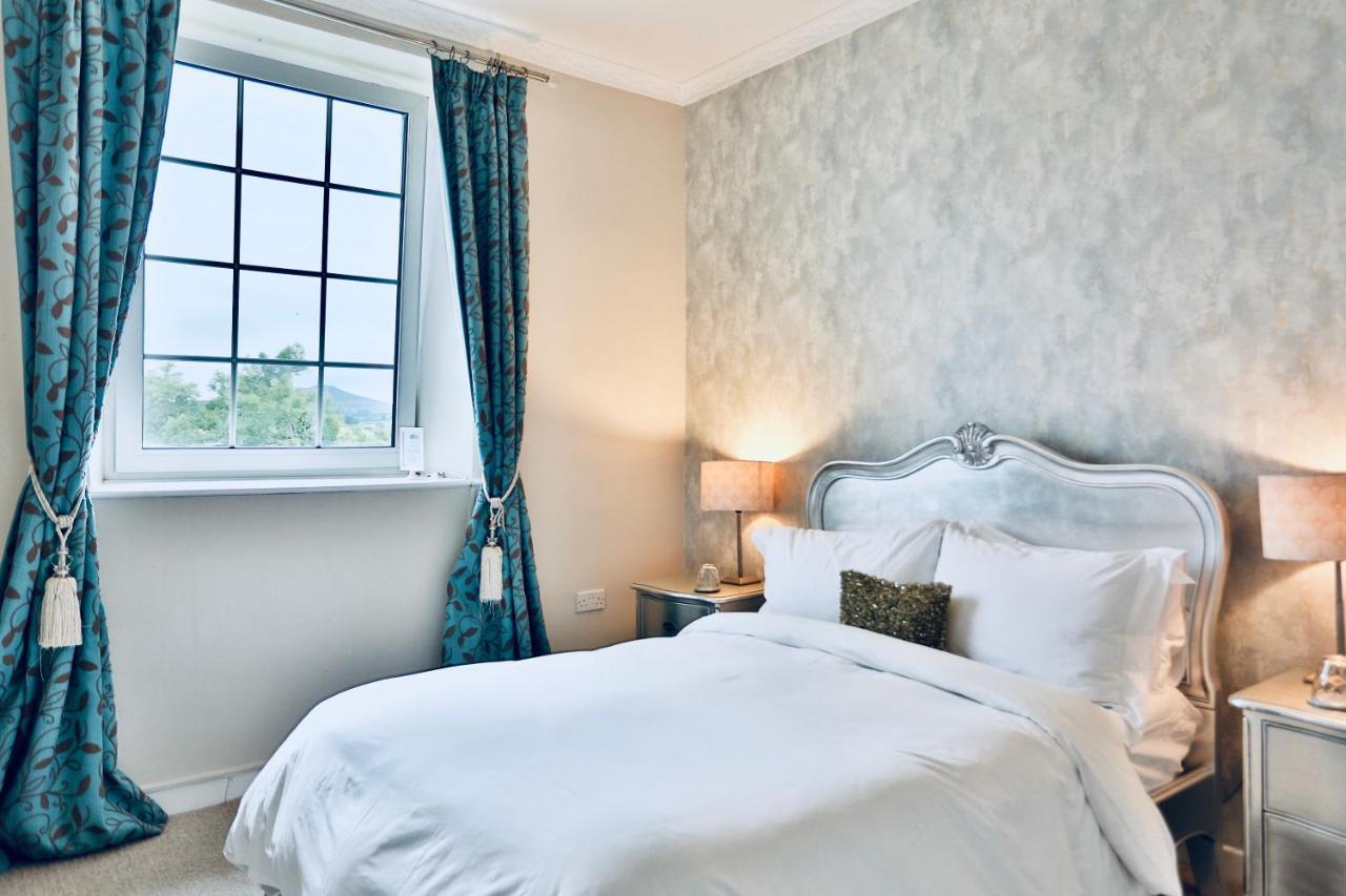 Ty Croeso Boutique B&B Крикхауэлл Экстерьер фото